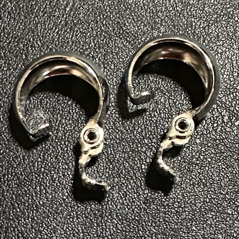 Monet Vintage Silver-Tone Clip On Earrings - Picture 7 of 8